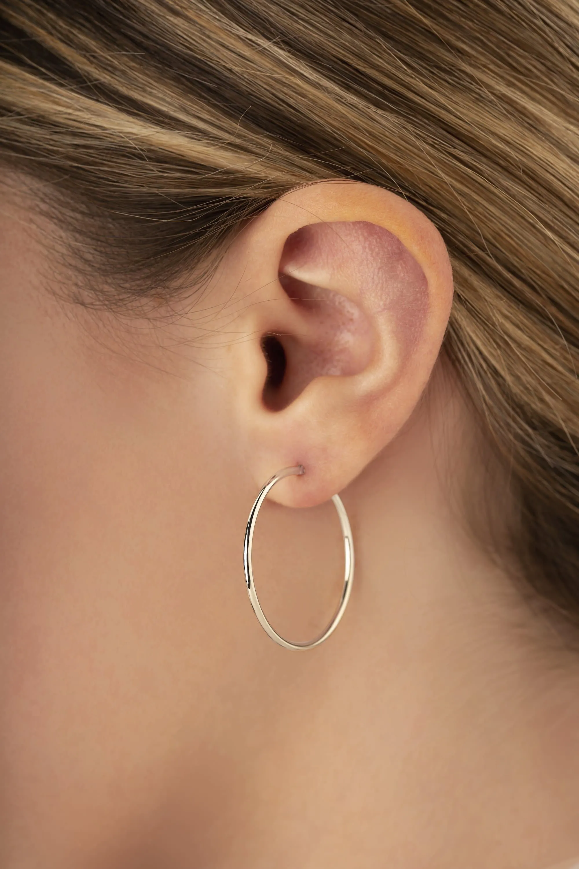 14K White Gold 1.5X30mm S/D Hoop Earrings