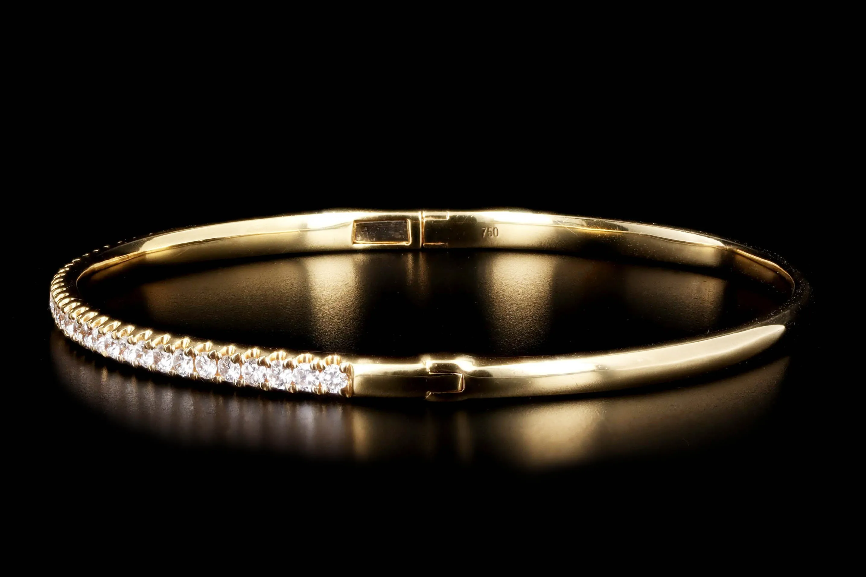 18K White, Yellow, or Rose 1.0 Carat Total Weight Round Diamond Bangle