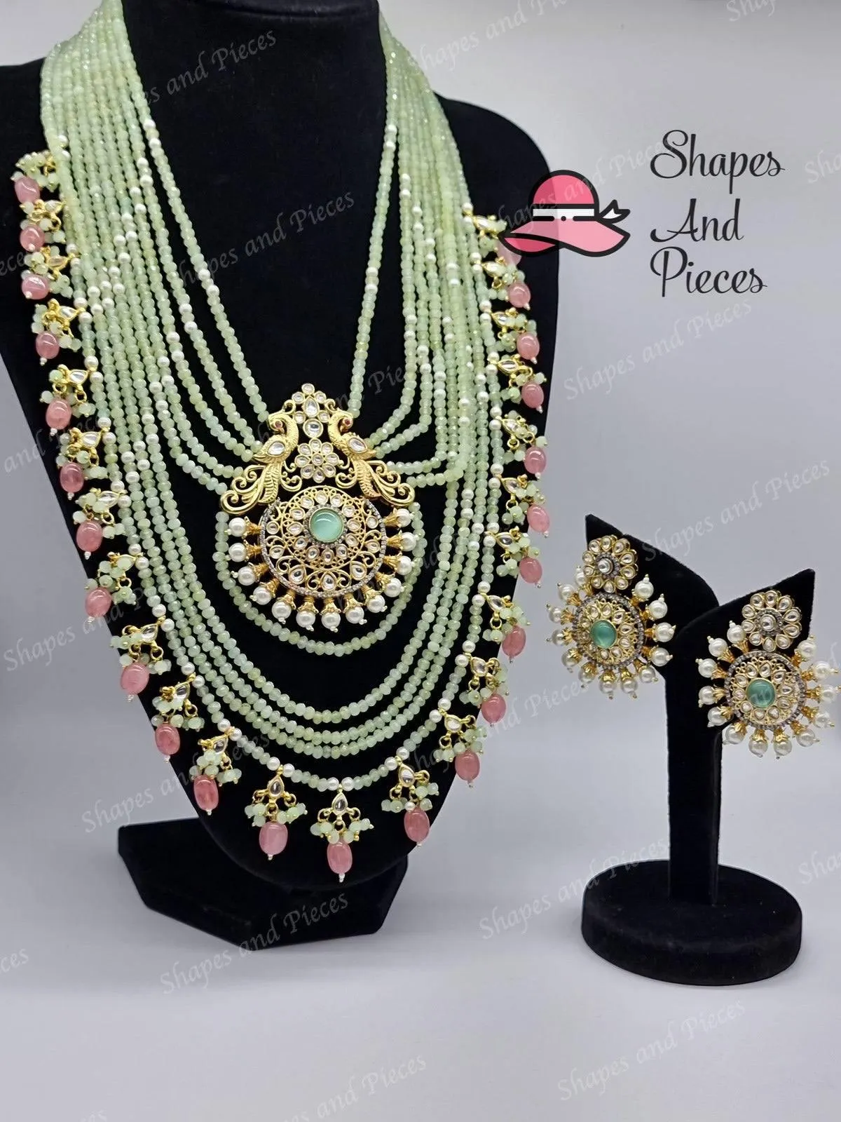 Avya Necklace Set