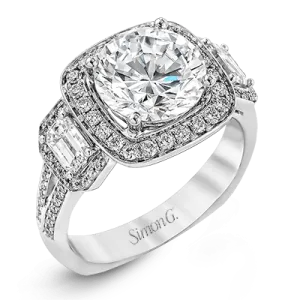 Engagement Ring in 18k Gold with Diamonds