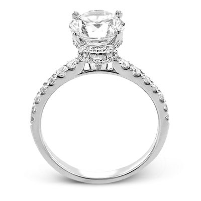 Engagement Ring in 18k Gold with Diamonds