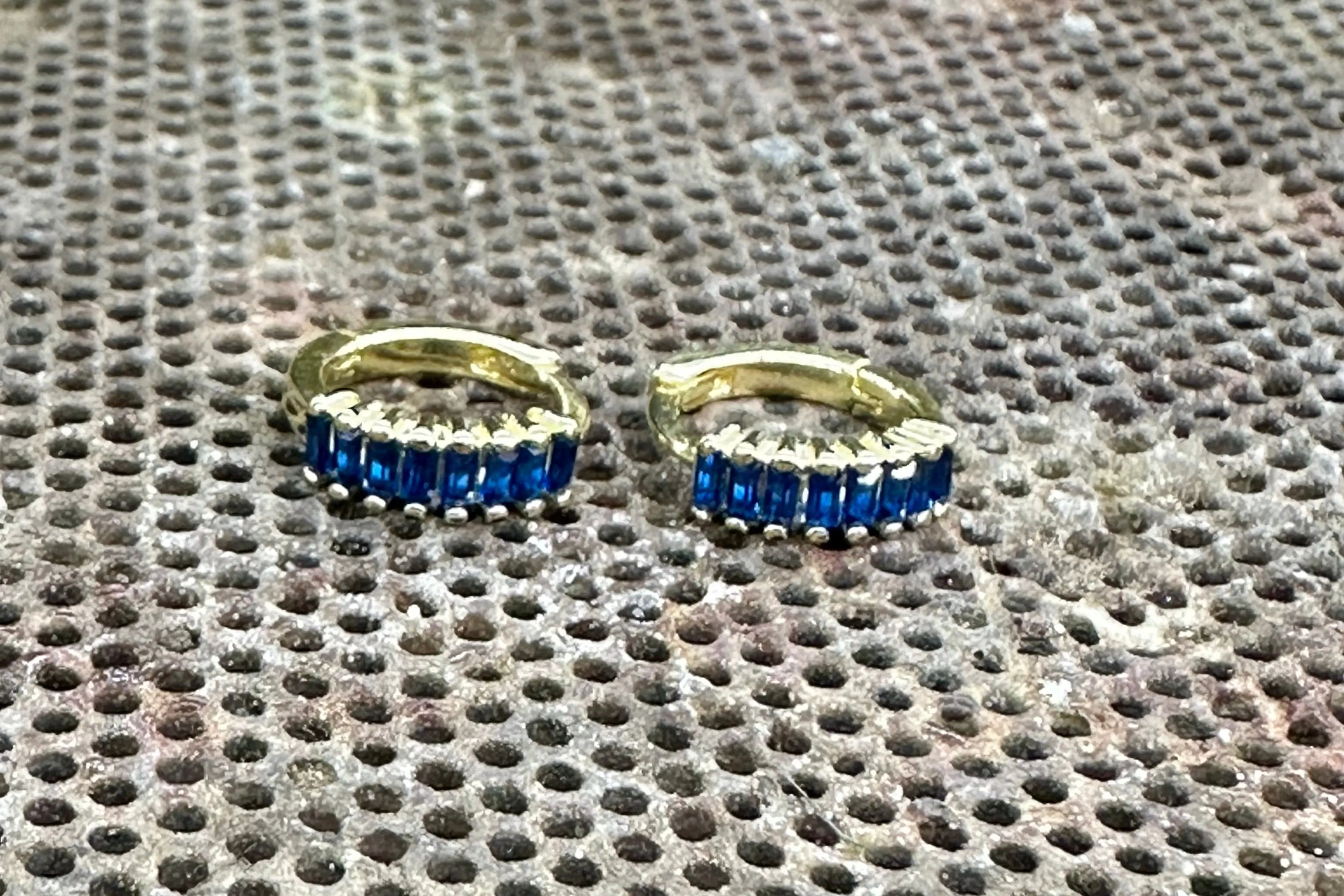 Exquisite 14K Yellow Gold Sapphire Blue Baguette Huggie Hoop Earrings – Sapphire Hoop Earring, Huggie Earring