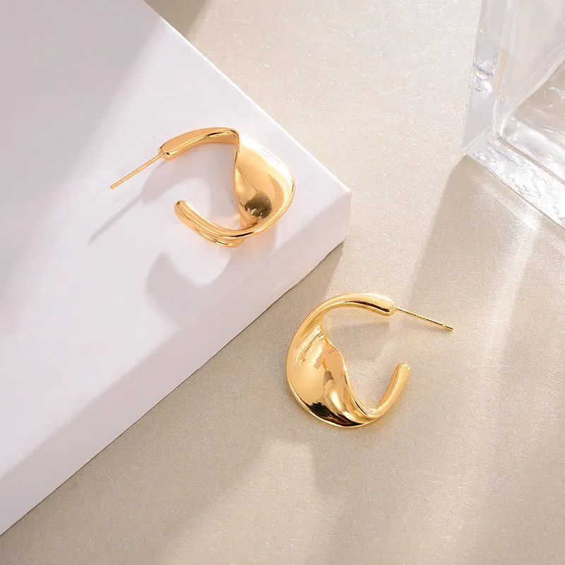 Exquisite Twisted Gold Hoop Earrings