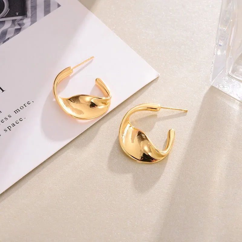 Exquisite Twisted Gold Hoop Earrings