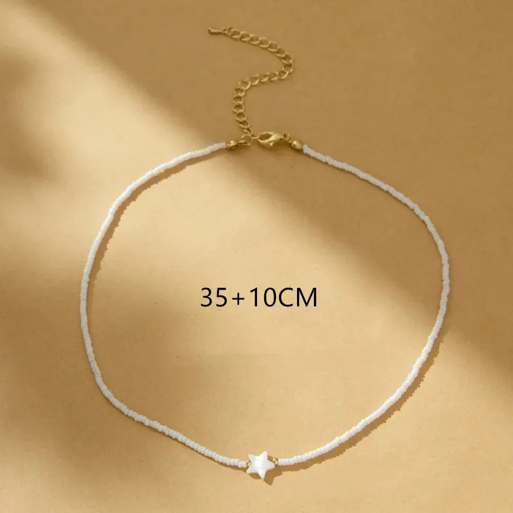 Fashion Choker Necklace for Girl Women White Seed Beads Necklace with Shell Love Heart Pendant Trendy Neck
