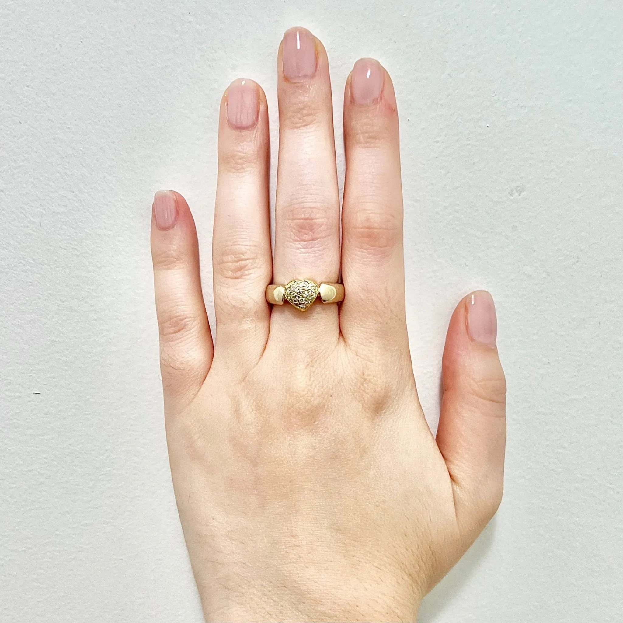 Fine Vintage 18 Karat Yellow Gold 0.30 Carat Pavé Diamond Heart Ring