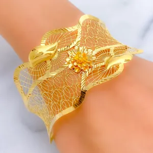 High Finish Wavy Net 21K Gold Bangle Bracelet