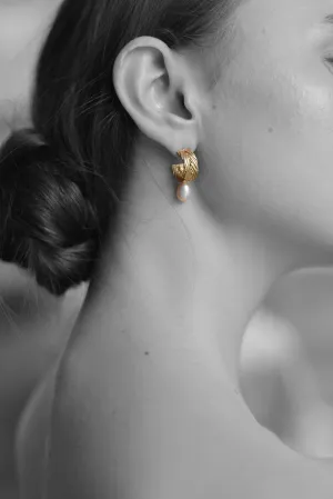 MARINA HOOPS IN PETITE PEARLS