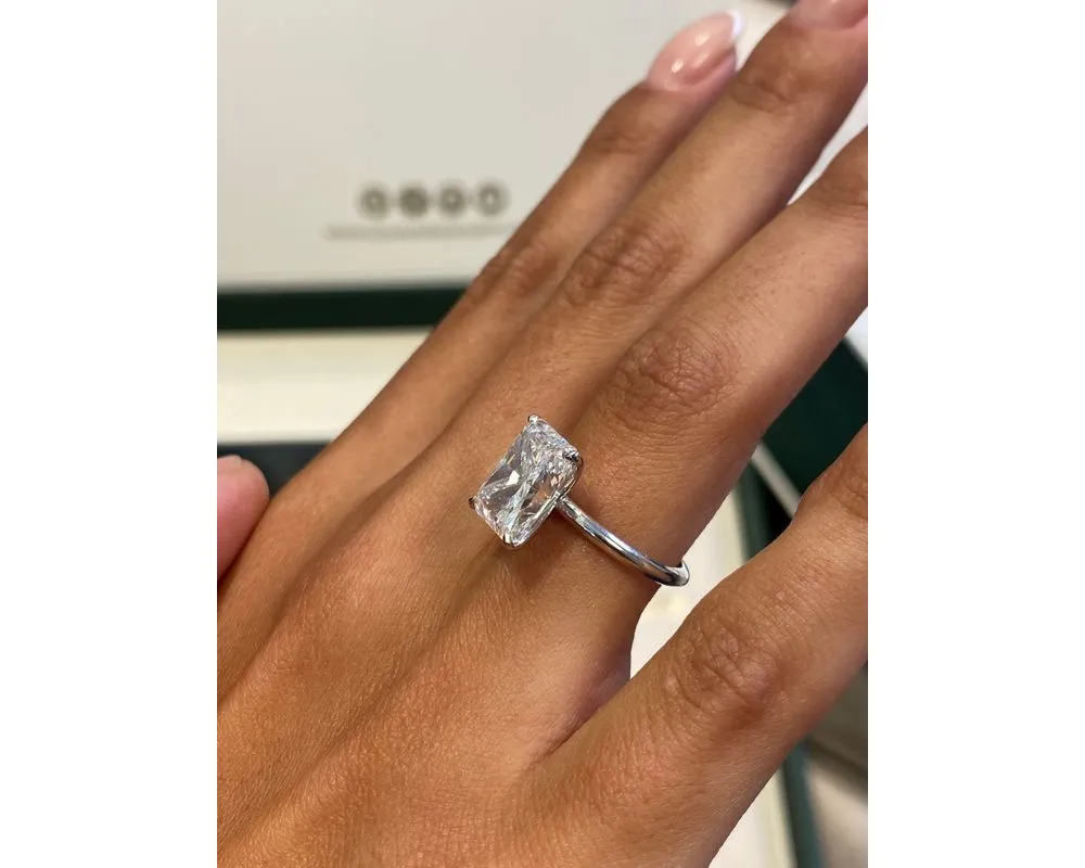 Marisol Solitaire Diamond Engagement Ring, White Gold 18K
