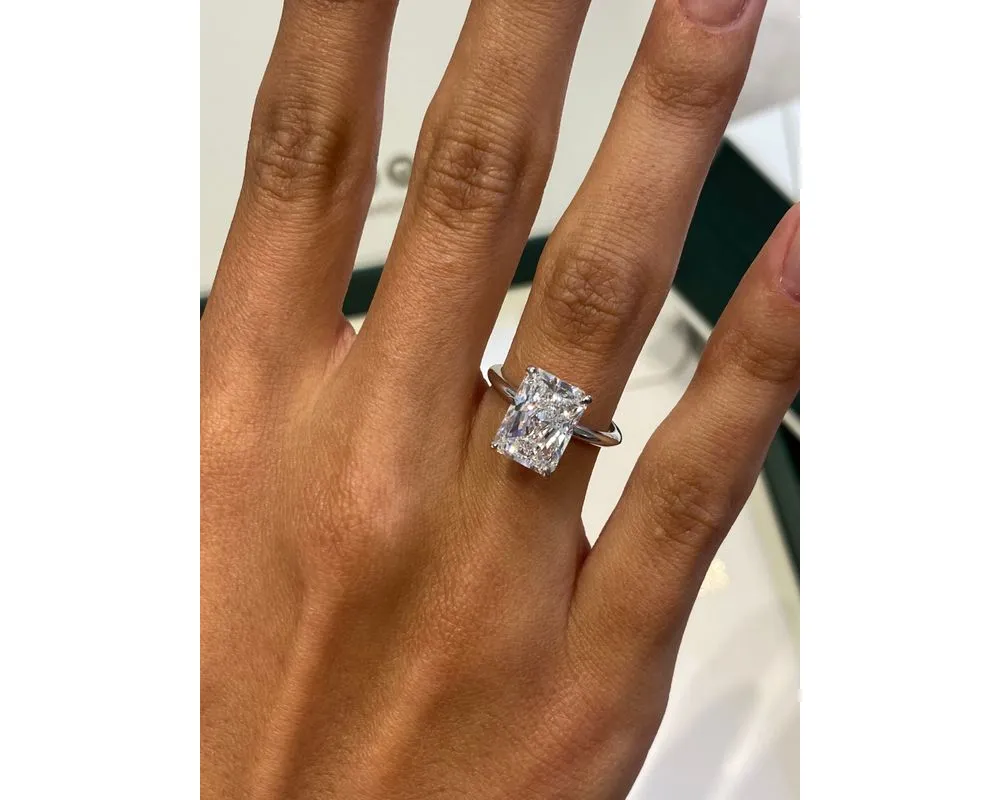 Marisol Solitaire Diamond Engagement Ring, White Gold 18K