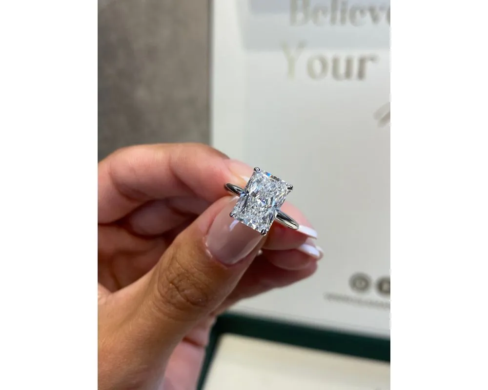 Marisol Solitaire Diamond Engagement Ring, White Gold 18K