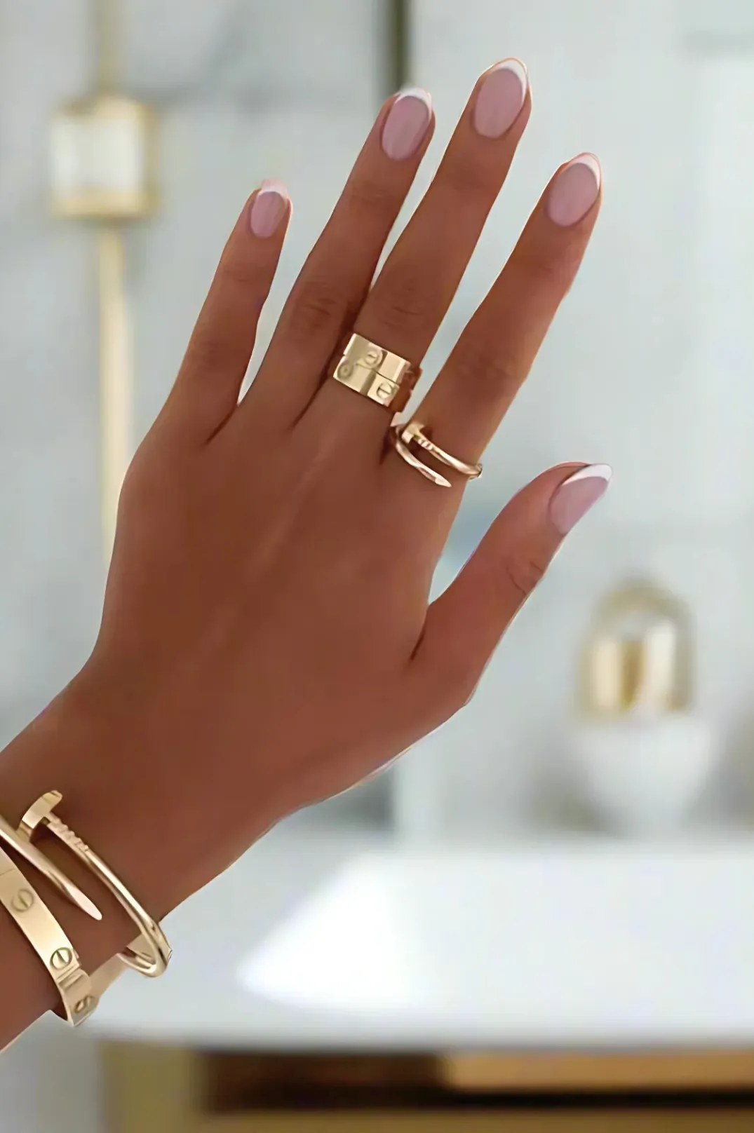 Nail Bangle 2.0 | Gold