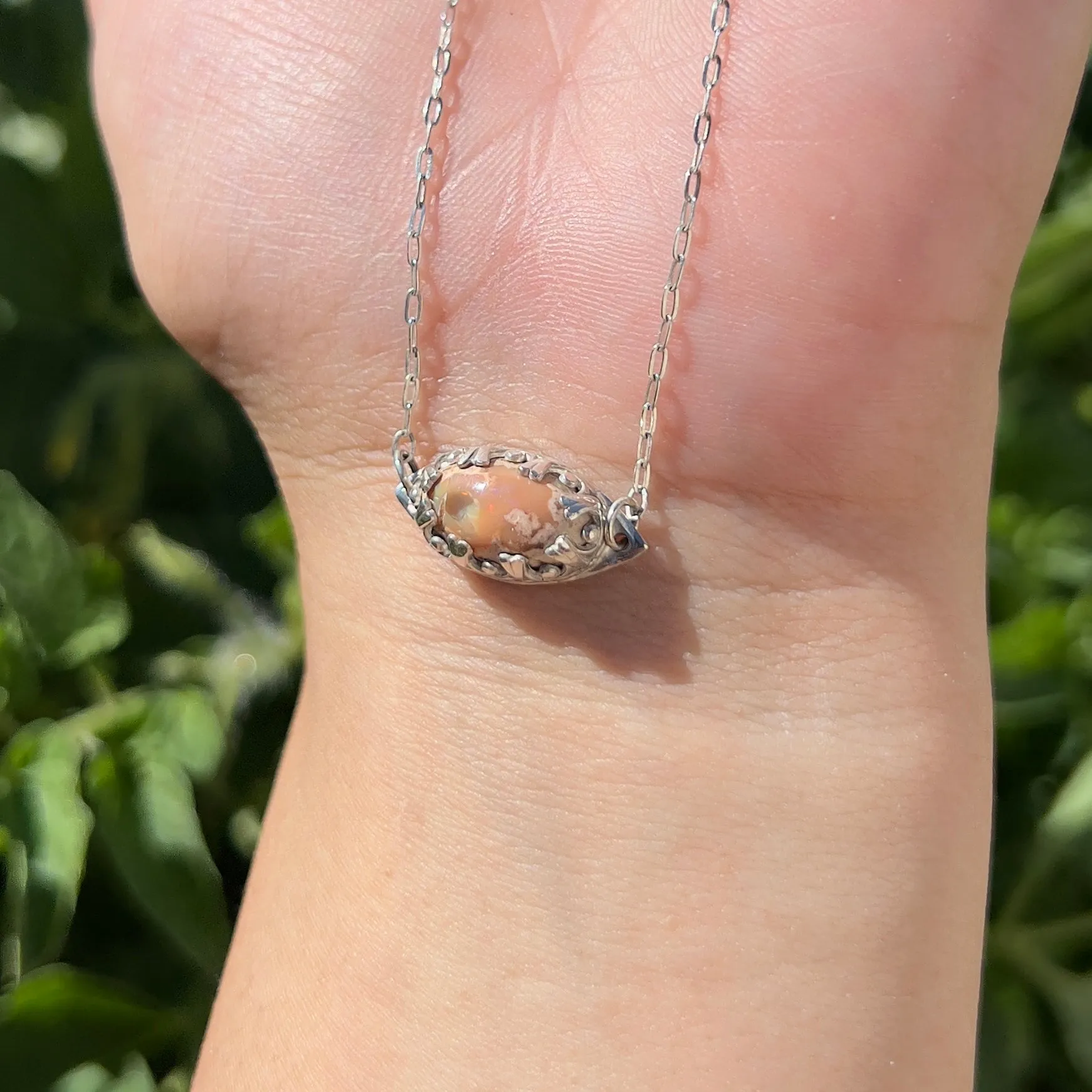 Opal Choker 𓆙