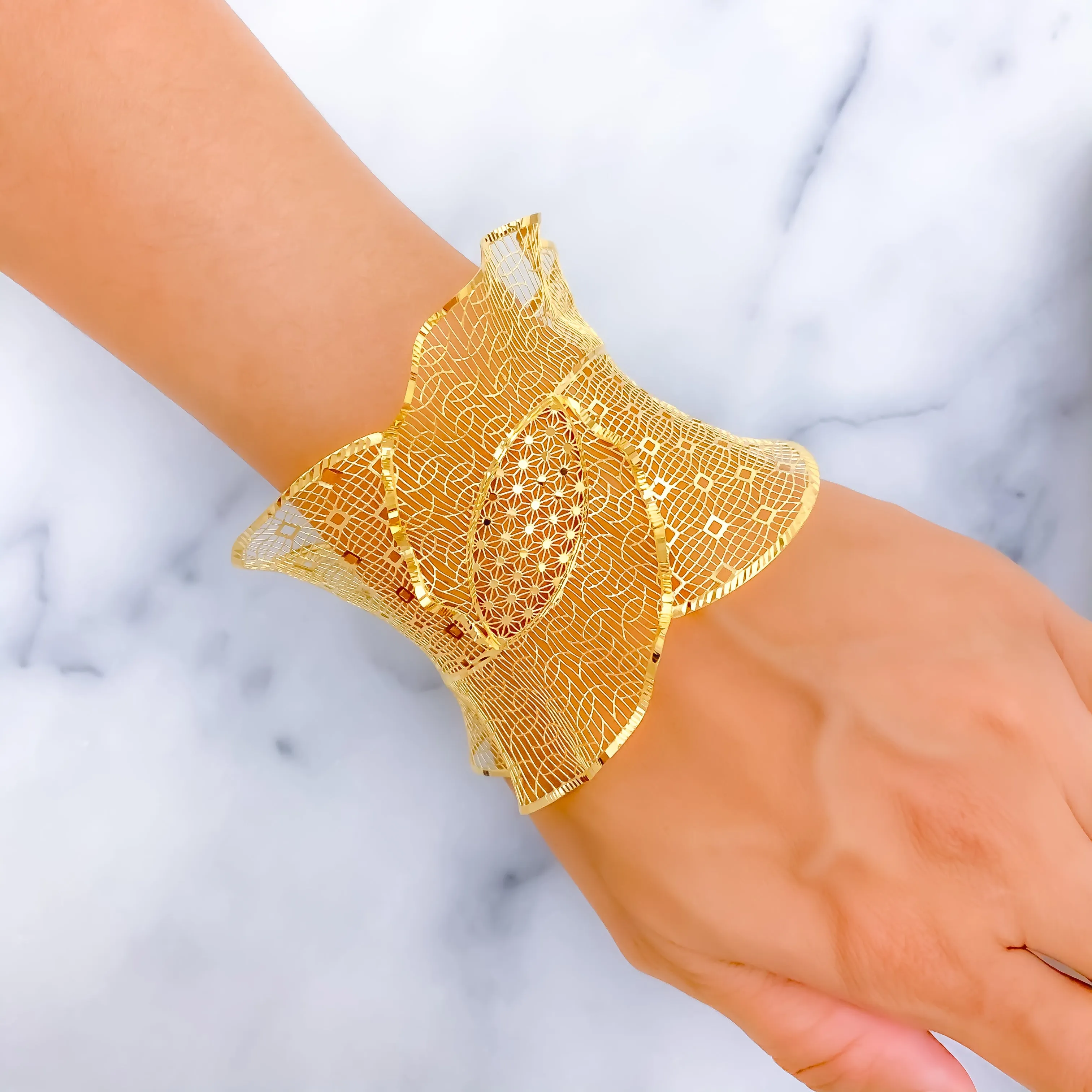 Ornate Filigree 21K Gold Wavy Bangle Bracelet