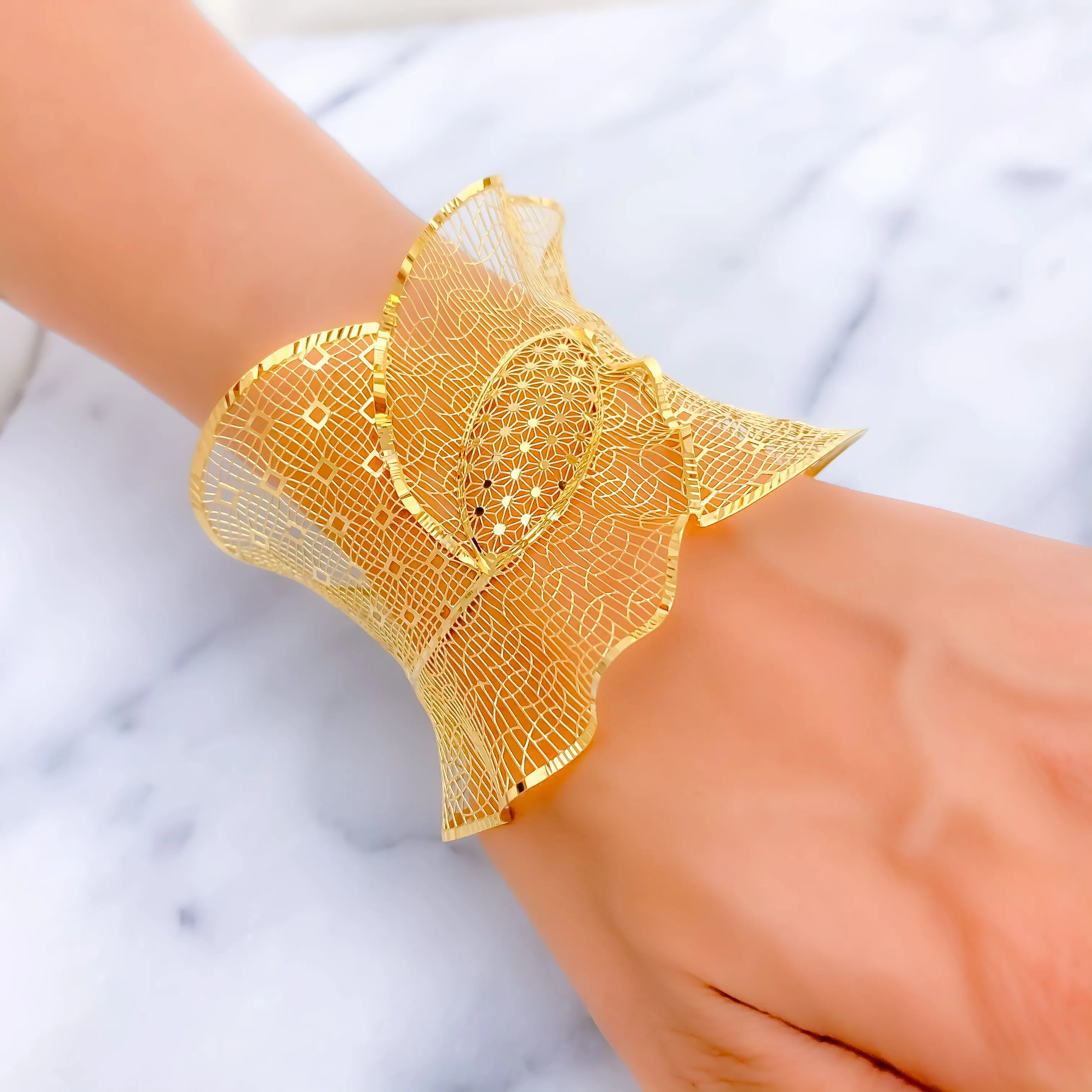 Ornate Filigree 21K Gold Wavy Bangle Bracelet