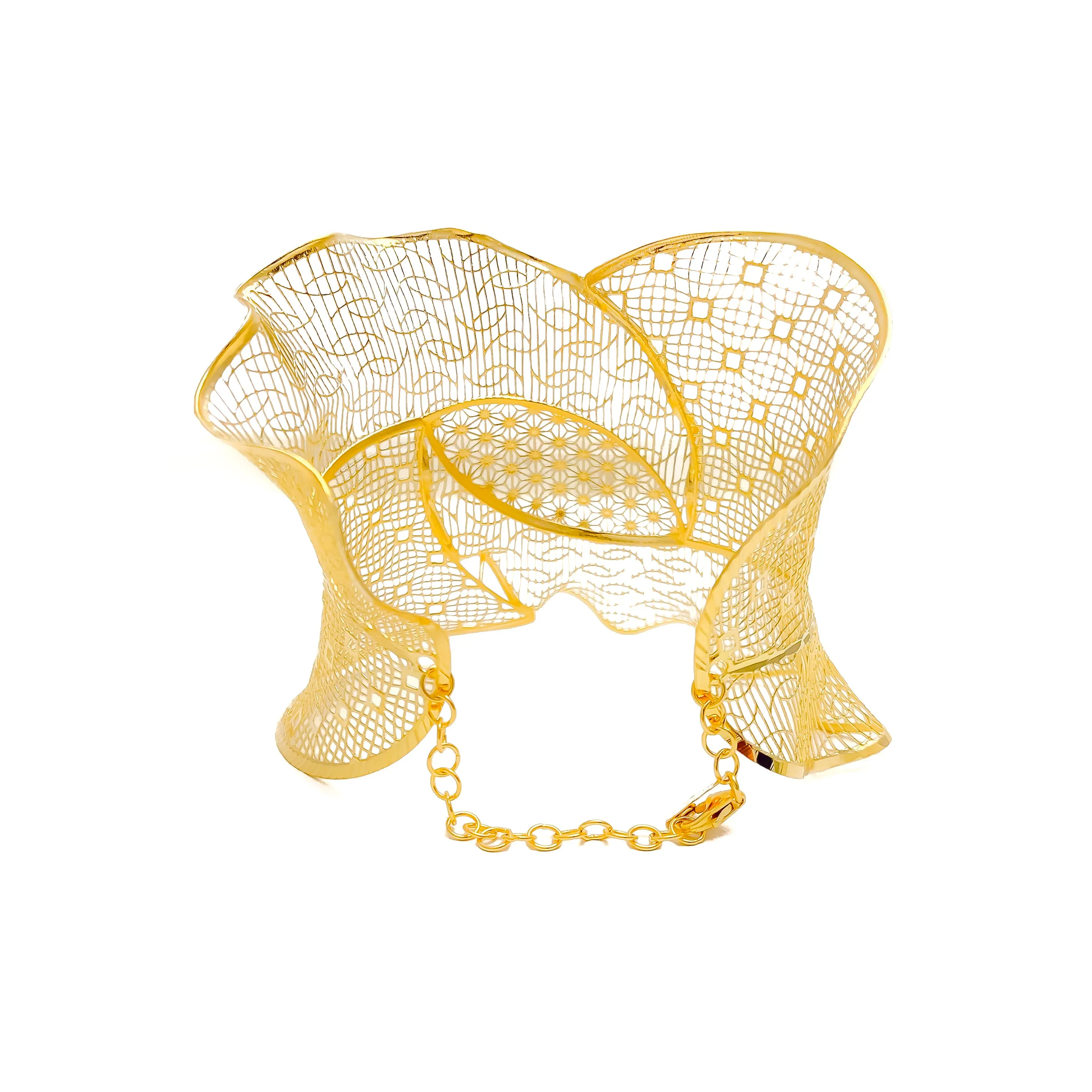 Ornate Filigree 21K Gold Wavy Bangle Bracelet