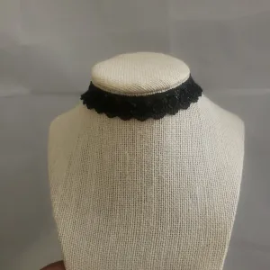 Paparazzi - Vintage Black Lace Choker