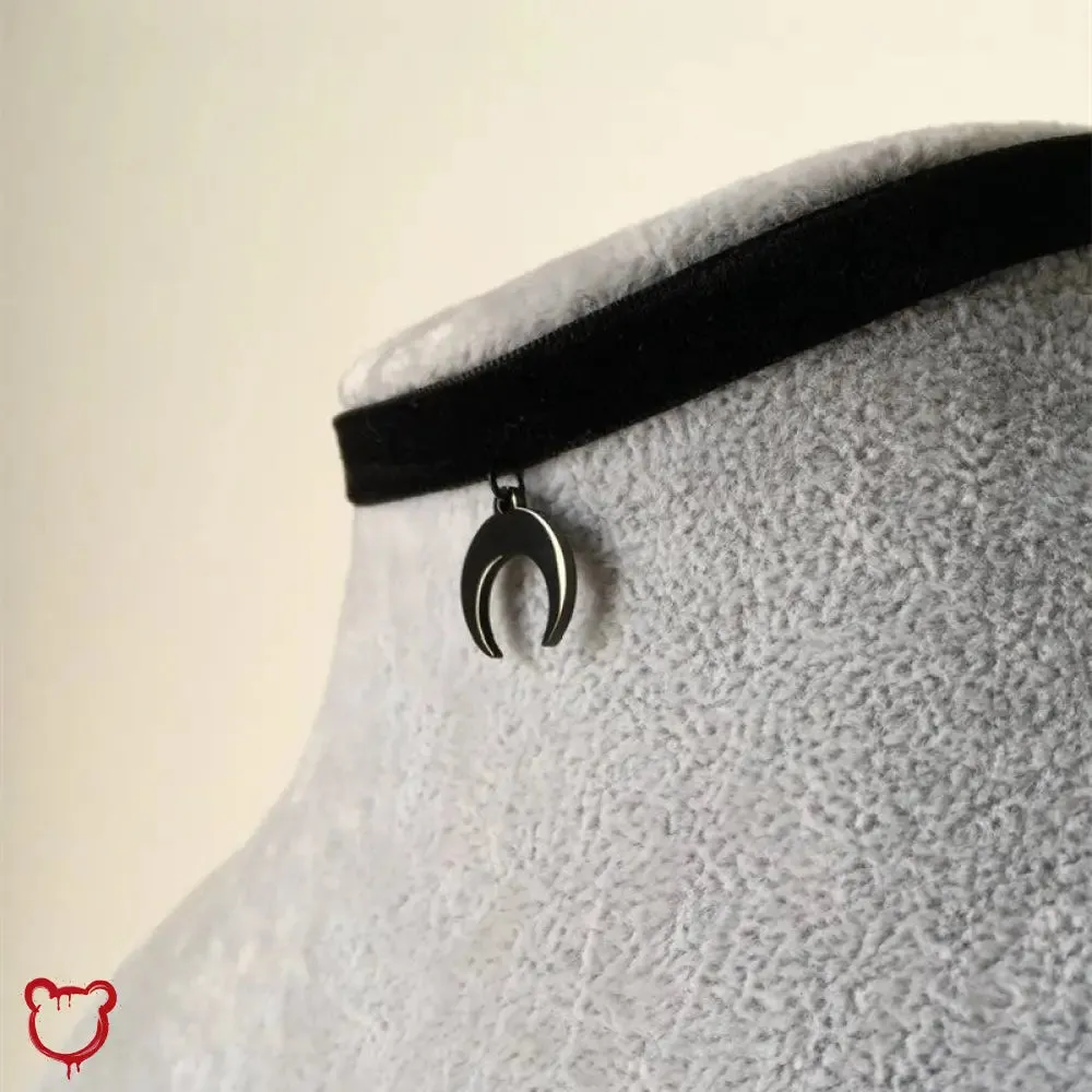 "Black Moon Choker"