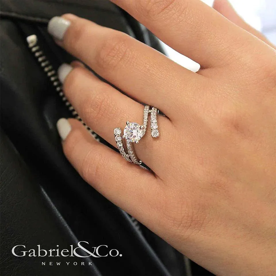 Round Free Form Bypass Diamond Engagement Ring Mounting
