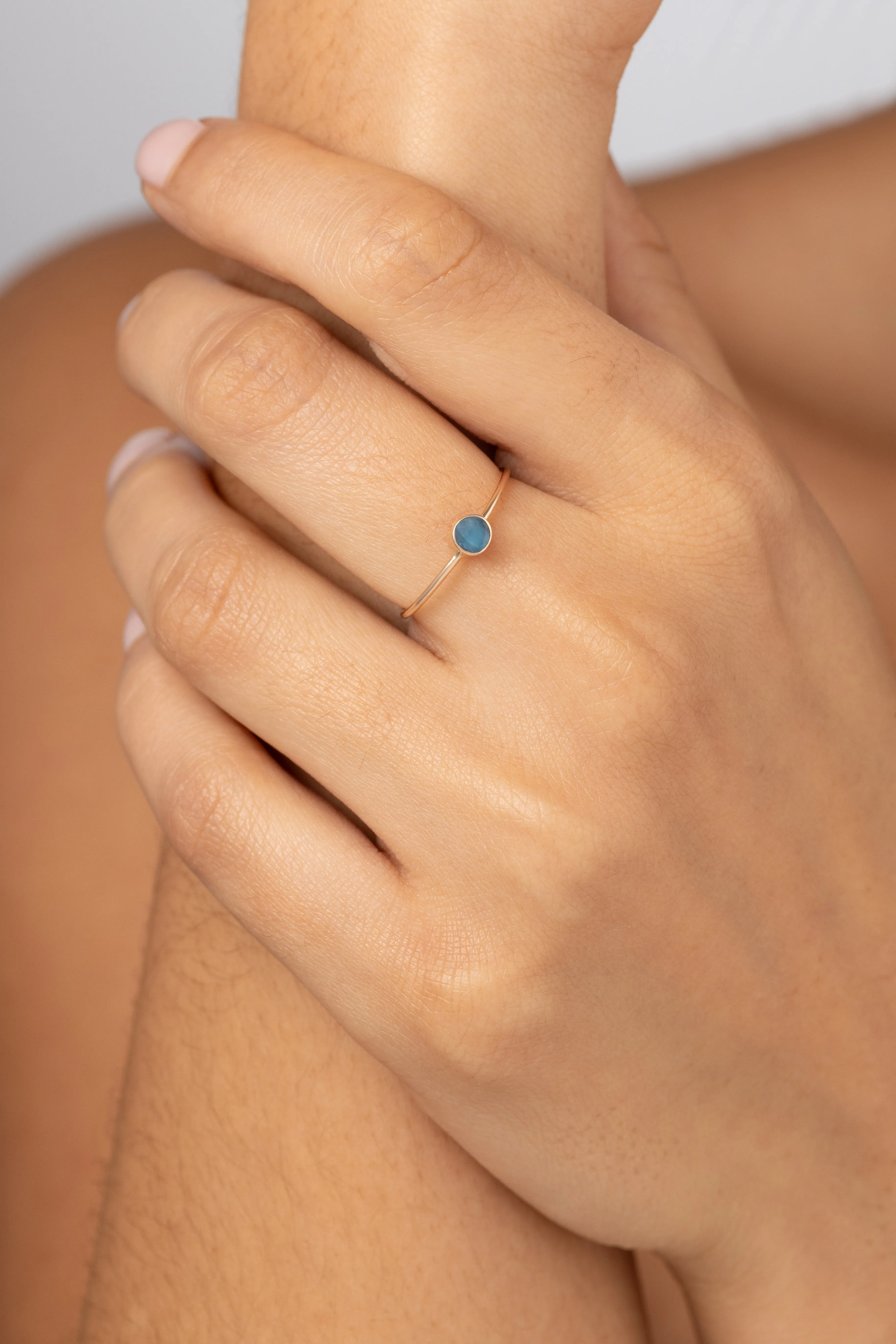 Thin Pill 14K Gold