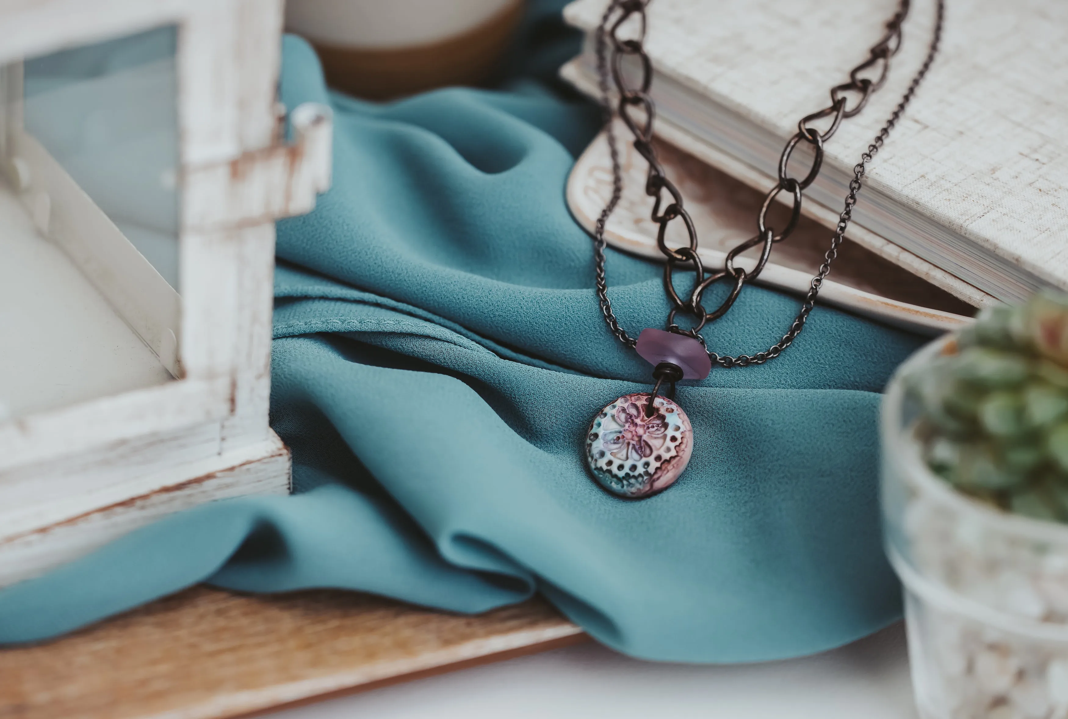 Tie Dye Pendant Choker Necklace