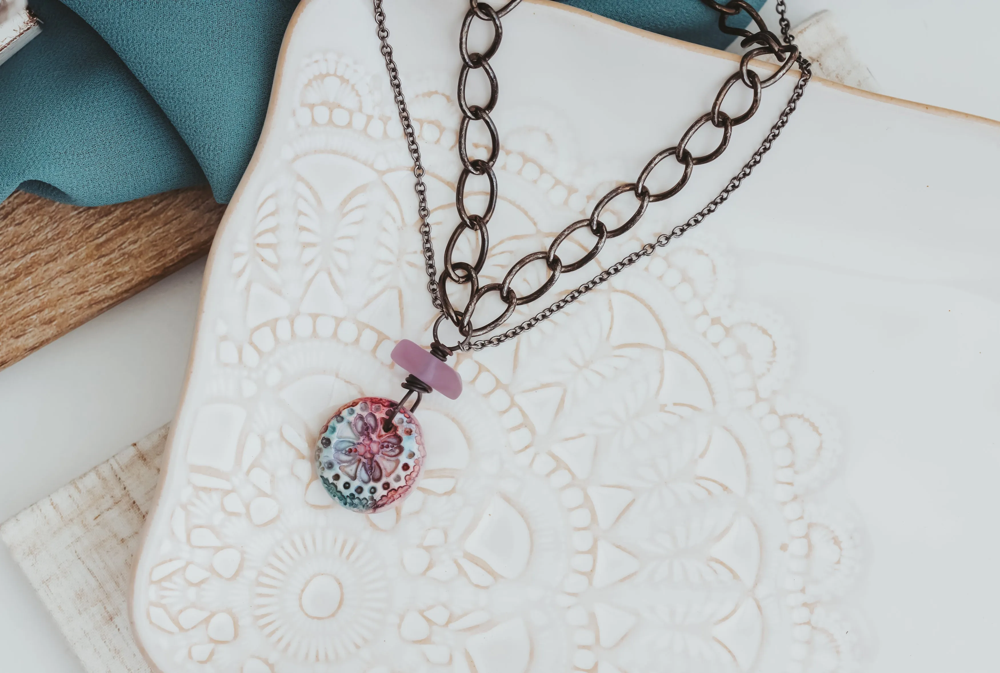 Tie Dye Pendant Choker Necklace