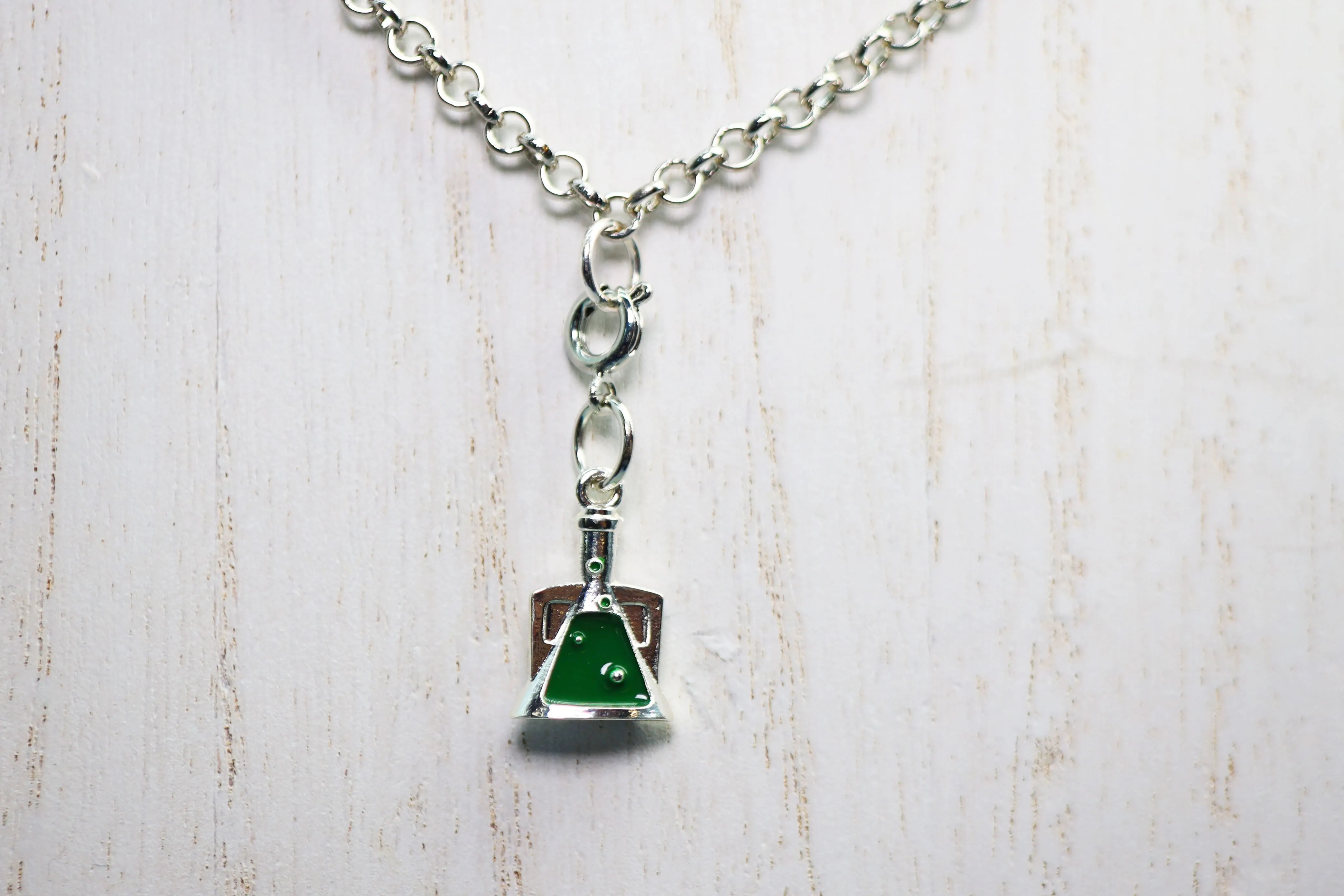 Traveler's Trinkets: Alchemist Potion Charm