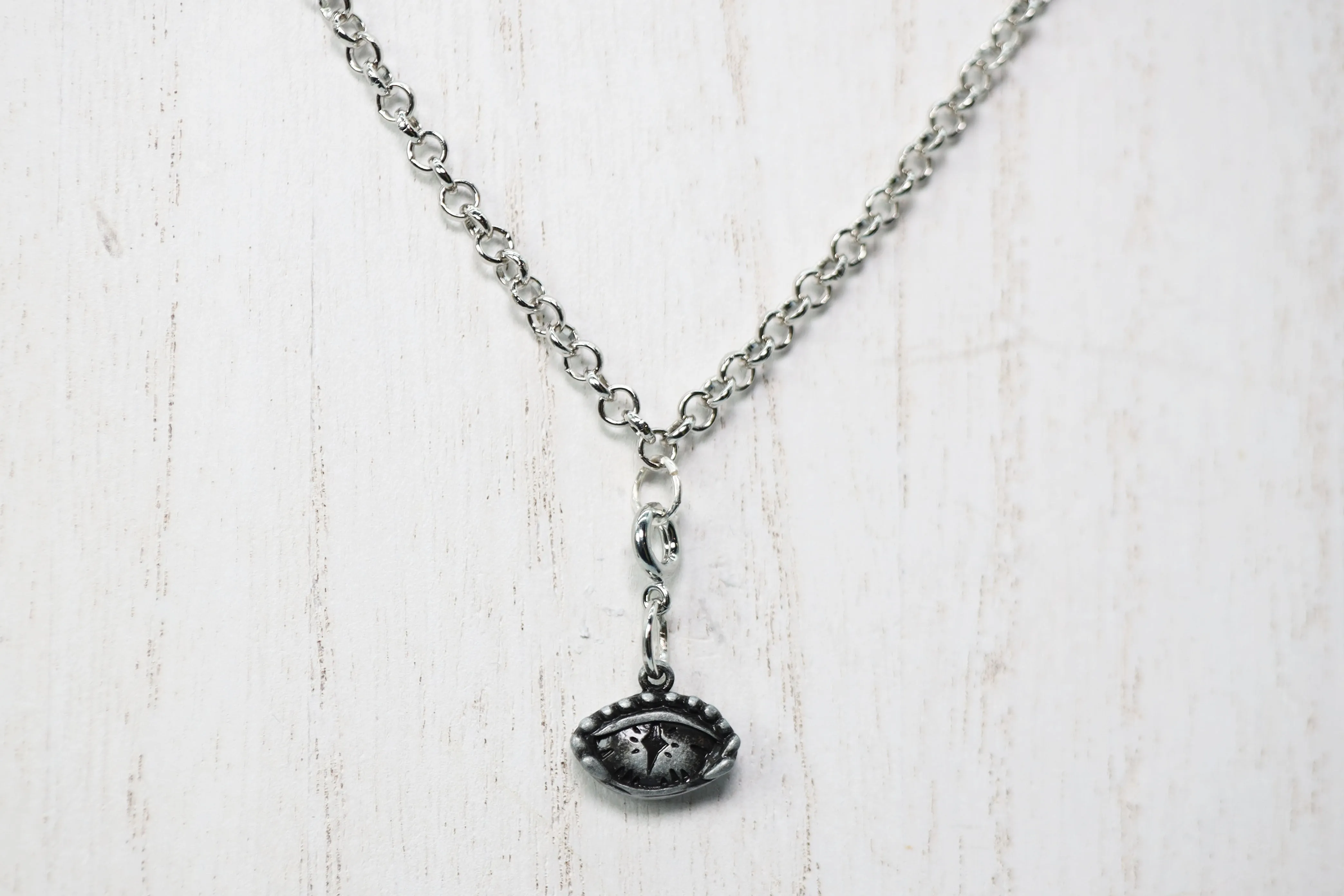 Traveler's Trinkets: Dragon Eye Charm